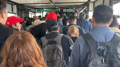 Se registran retrasos hoy 3 de octubre en el Metro CDMX y Metrobús
