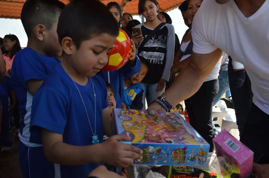 Llegó el día de entregar el gran donativo de juguetes que recibimos para el #Juguetón25 en Villa de las niñas