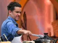 Mauricio en la cocina.jpg