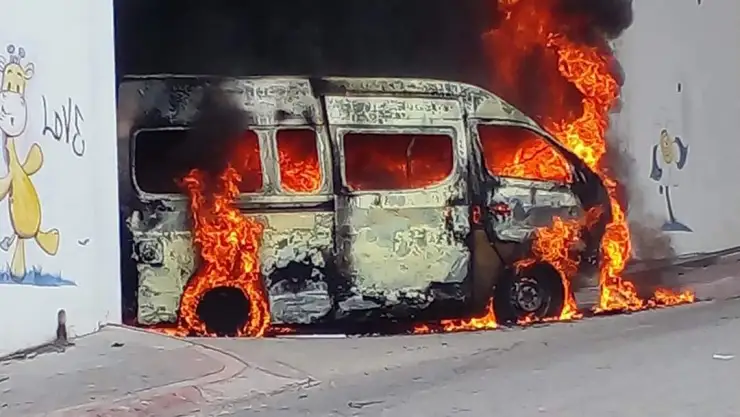 colectivo en llamas en Real del Bosque en Tuxtla Gutiérrez