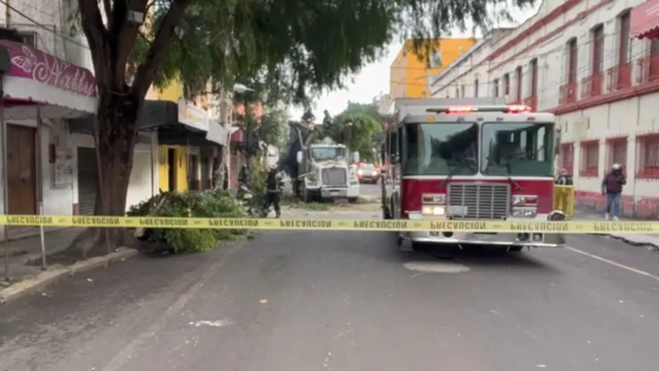 Caos vial en CDMX EN VIVO: Calles afectadas hoy por accidentes, socavones, baches y fugas de agua este lunes; zonas afectadas