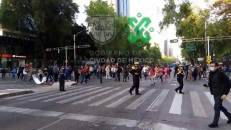 manifestacion cnte paseo reforma cdmx.jpg