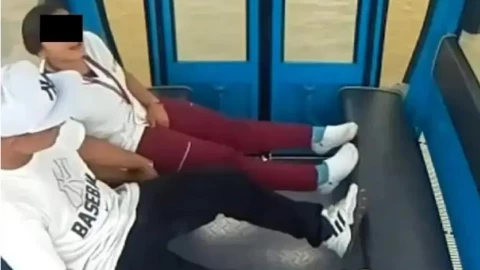 video pareja teniendo relaciones teleférico