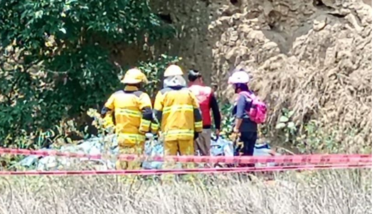 Encuentran auto al fondo de barranca de Coronango, Puebla hoy sábadO