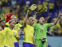 Brasil celebra su pase a octavos