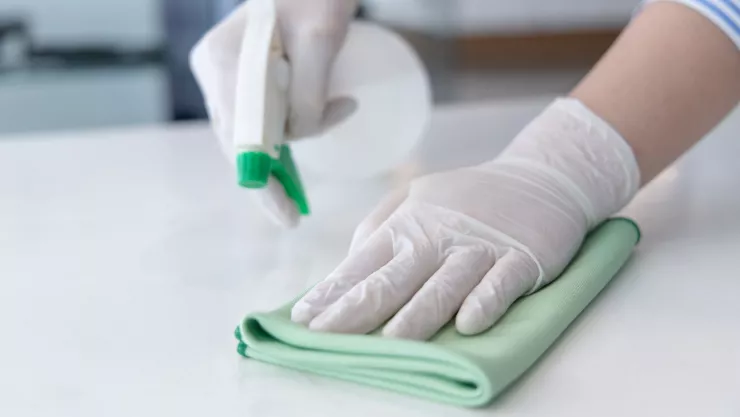 El vinagre ideal para limpiar tu casa que no es blanco o de manzana