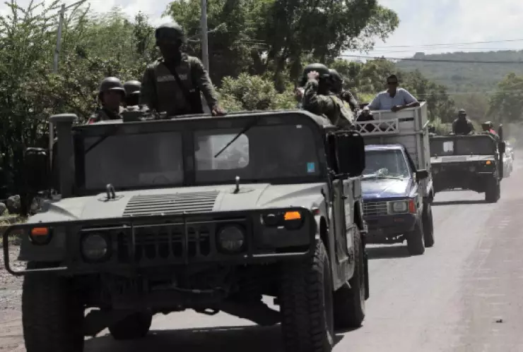 Se registró un ataque armado contra policías en la colonia Las Cruces, Guerrero; hay 2 muertos y 1 lesionado.