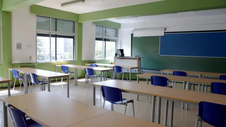 Programa de gobierno causa intoxicación masiva en niños tras consumir desayuno escolar.