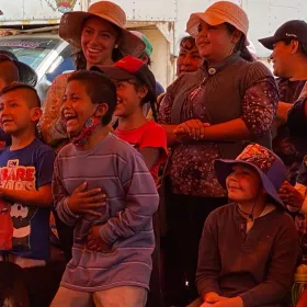 Visitamos a los niños de las ladrilleras de Chalco, Edomex y les llevamos un dulce regalo. ¡Revive los mejores momentos!