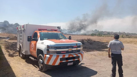 Incendio en recicladora de Celaya 31 de marzo 2025; Protección Civil y Bomberos trabajan en la zona.png