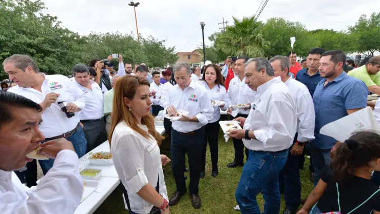 Meade convive con simpatizantes en Tamaulipas