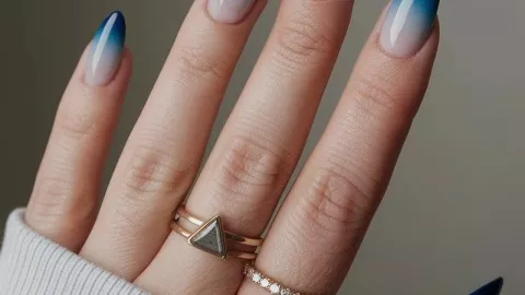 Uñas azules sencillas