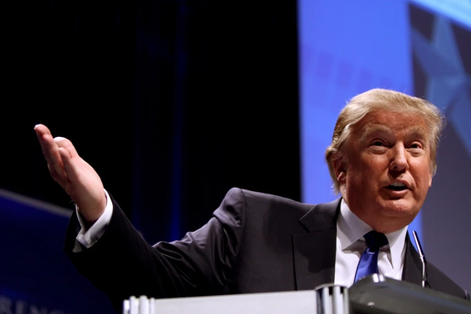 Trump ataca a Geroge Bush