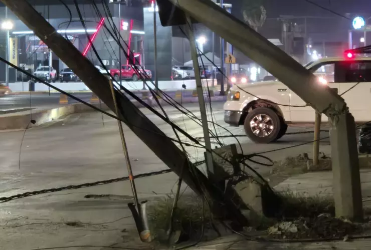 Accidente en Paseo de la Rosita deja sin luz a más de 500 usuarios en Torreón