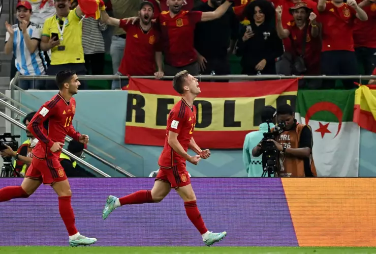 Dani Olmo celebrando su gol ante Costa Rica