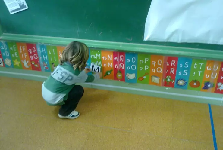 RAE elimina la ch y la ll del abecedario y cambia la pronunciación de varias letras.jpg