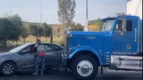 Choque en Bulevar Atlixco HOY 9 de marzo de 2026