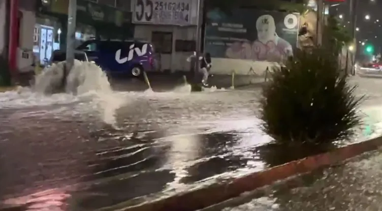 Lluvia inunda sur de la CDMX este 22 de junio.