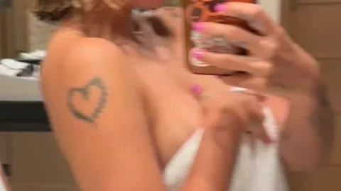 Karol G historias