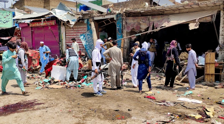 Explosión de bomba en mercado de Pakistán