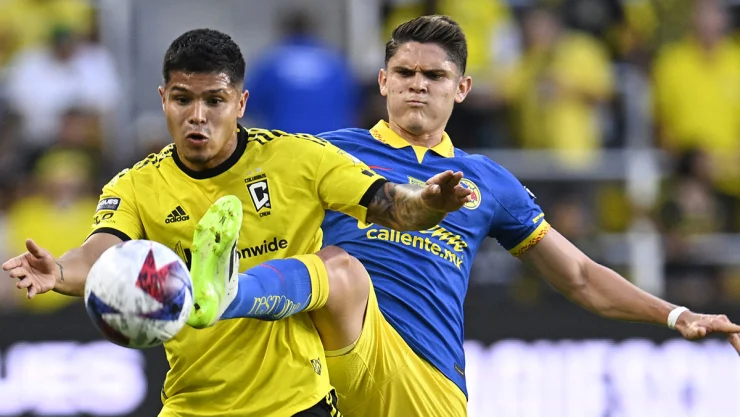 Cucho Hernández ante el América