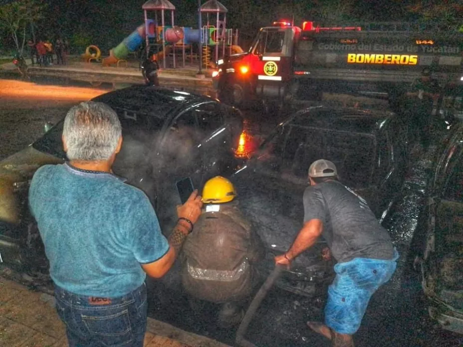 incendio tres automoviles motul