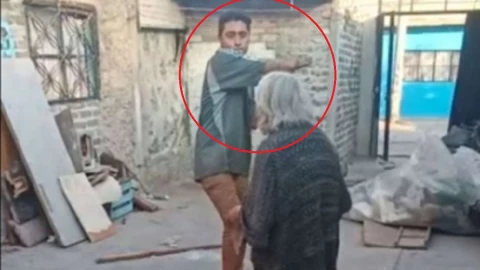 GOLPEA A ABUELITA CON TUBO EN ECATEPEC