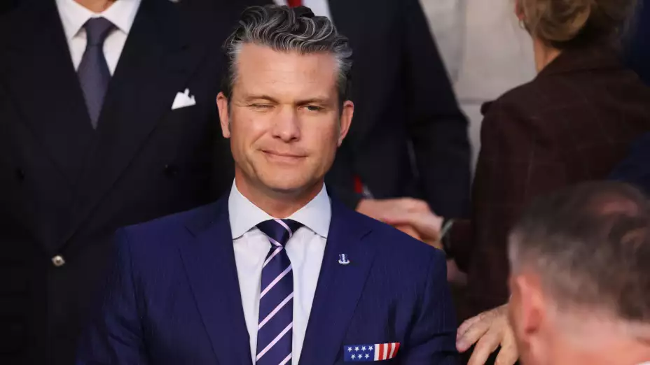 El secretario de Defensa de EU, Pete Hegseth, en la sede de la OTAN.