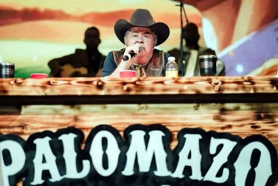 VIDEO | Eliseo Robles se desmaya en pleno concierto; ¿cuál es su estado de salud?