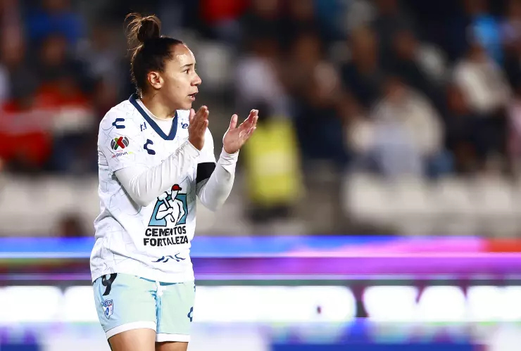 Charlyn Corral con Pachuca Femenil
