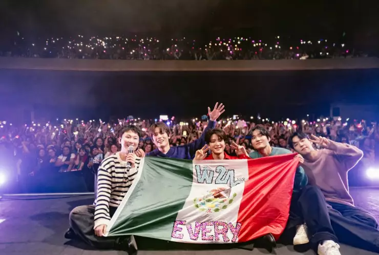 Así fue la presentación de W24 en el Korea Spotlight 2024 México