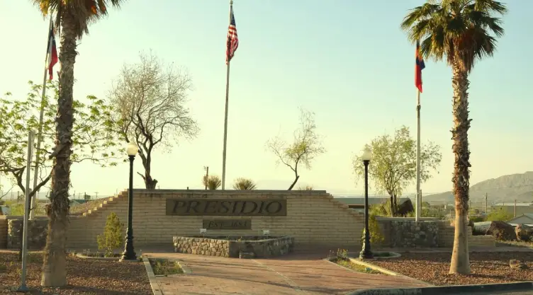 la entrada del histórico pueblo