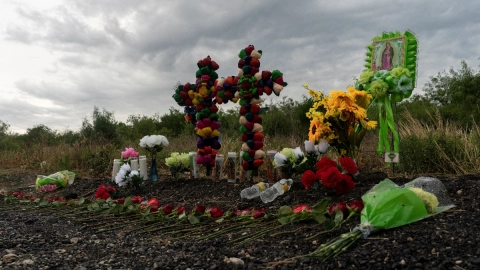 Suman 53 migrantes muertos en Texas.