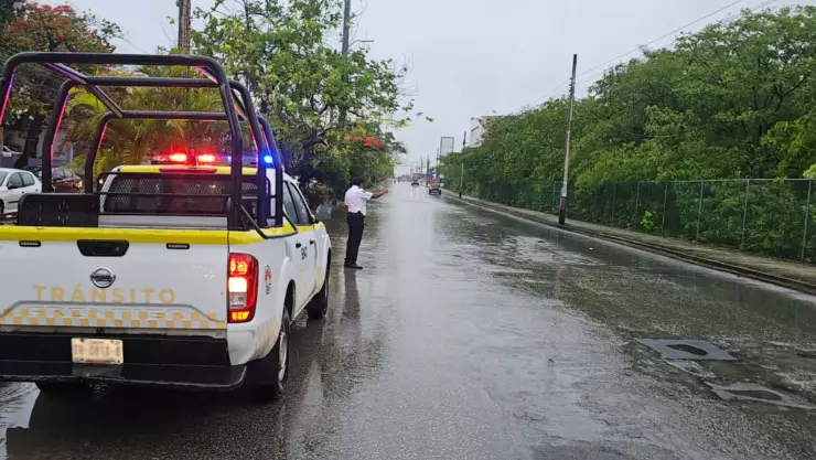 Implementan recorridos preventivos por las intensas lluvias en Cancún