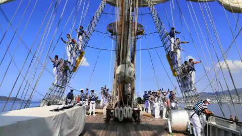 Zarpó Buque Cuauhtémoc