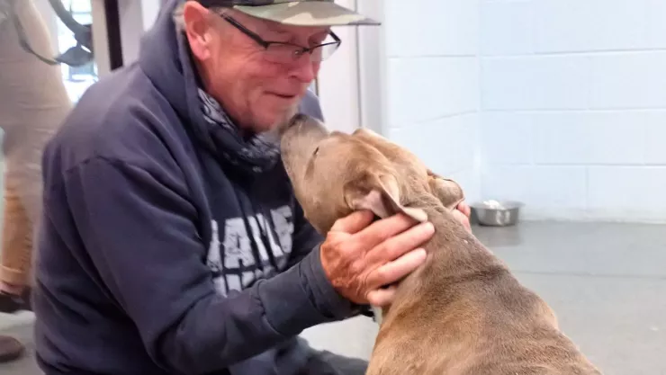 Pat y Blue se reúnen después de seis meses