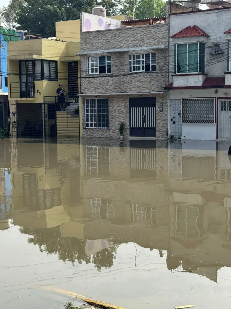 Inundaciones en Tlalnepantla: Viviendas y edificios afectados en Edomex; el agua sale por las coladeras