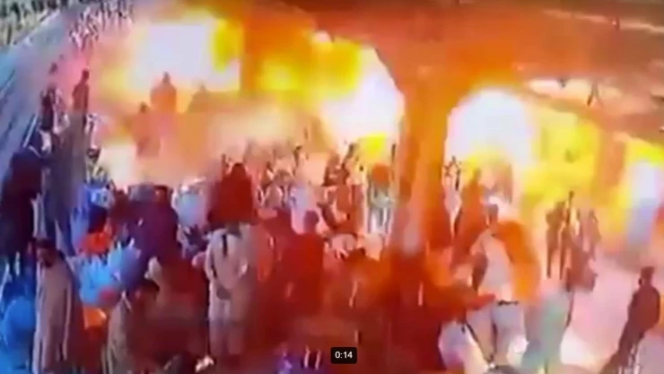 explosión-en-estación-de-tren-pakistán-video