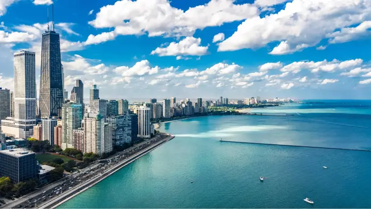 Una ciudad en Illinois ofrece 5,000 dólares para sus alumnos migrantes