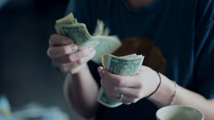 ¿Muy barato Así cierra el precio del dólar en Yucatán HOY viernes 18 de abril de 2025