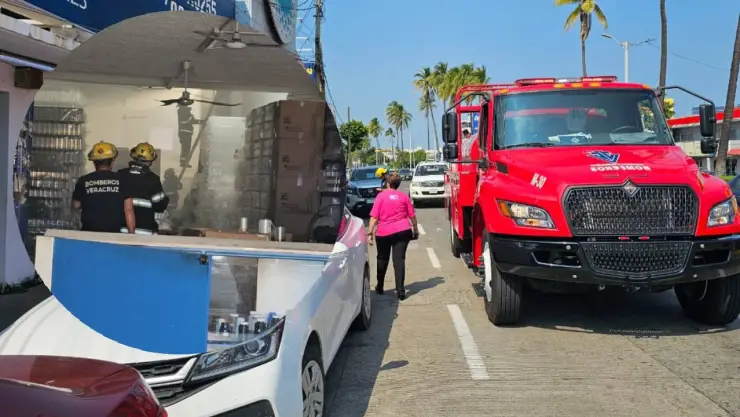 ¡Última Hora! Intensa movilización por incendio en tienda de plásticos en el centro de Veracruz ¿Qué lo provocó?