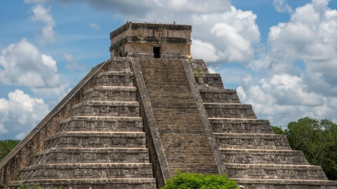 Turistas acudieron a recibir el equinoccio de otoño 2024.
