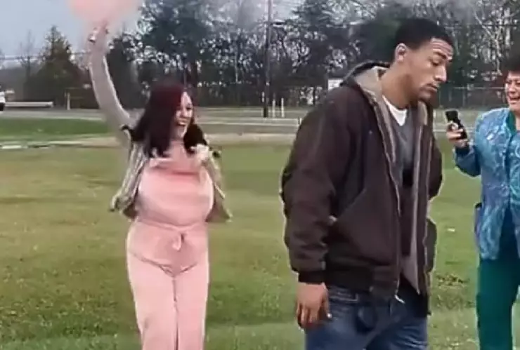VIDEO Abandona a su esposa en fiesta de revelación al ver el sexo de su bebé