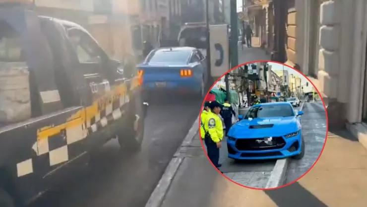 Mujer ebria choca en el Centro CDMX; su Mustang quedó sobre el carril de Metrobús