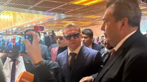 canelo alvarez sheinbaum