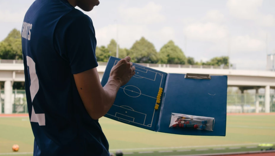 ¡Menos mal! El entrenador que rechazó a Chivas y horas después dio vergüenza en Sudamérica
