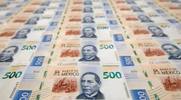 ¡Cuidado! Así se falsifican los billetes en México