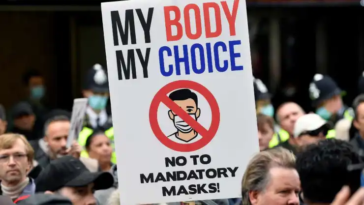 menifestantes anti medidas covid-19 londres.jpg