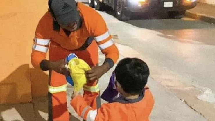 Niño se disfraza de recolector de basura para Halloween