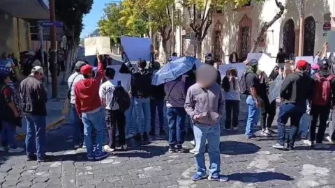 Estudiantes del ITT de Tehuacán bloquean calles por manifestación; llevan casi un mes en paro